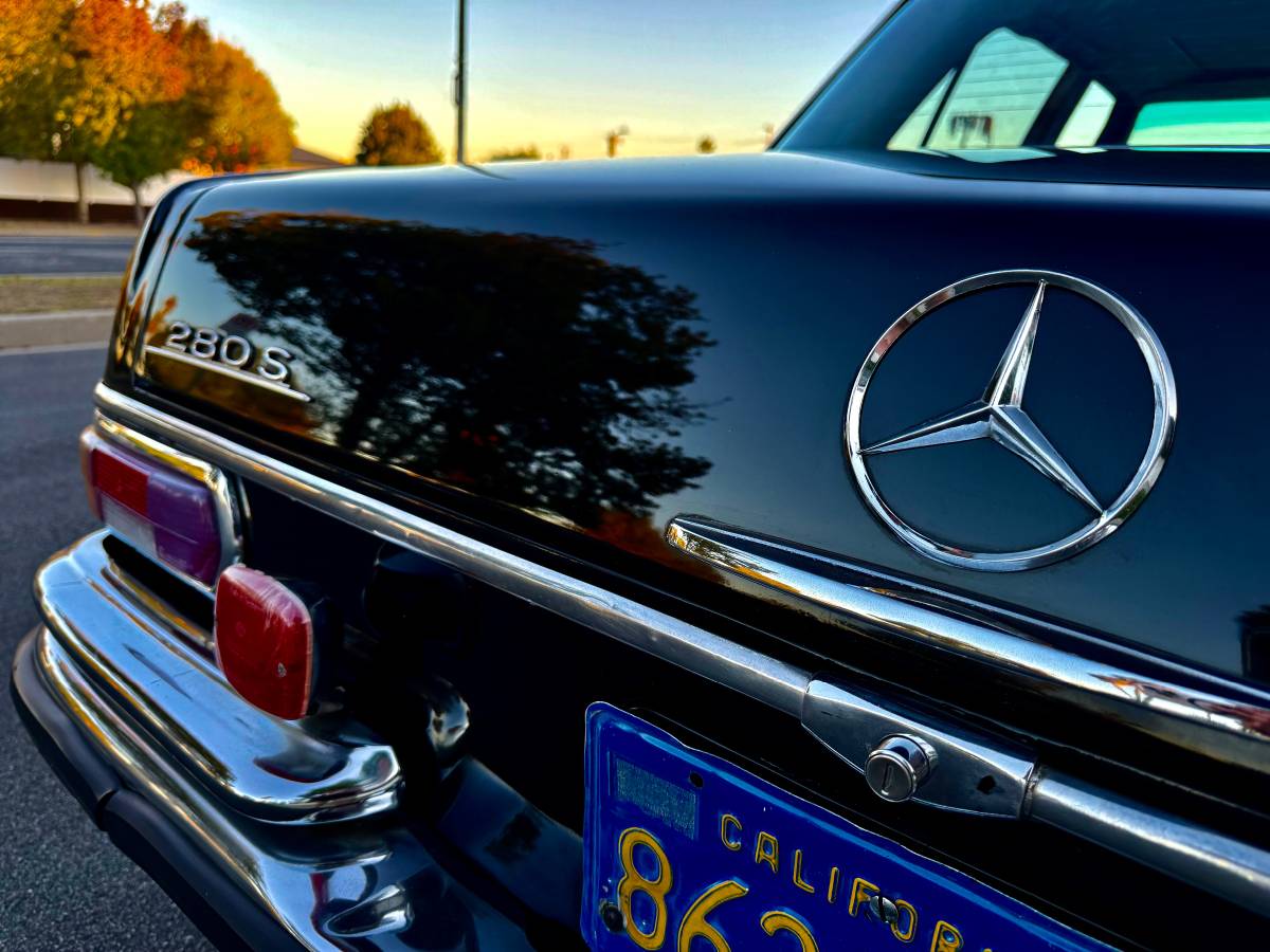 Mercedes-benz-s-class-1970-black-5