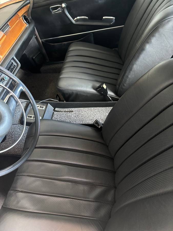 Mercedes-benz-s-class-1973-white-8