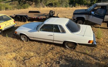 Mercedes-benz-s-class-1976-white-2