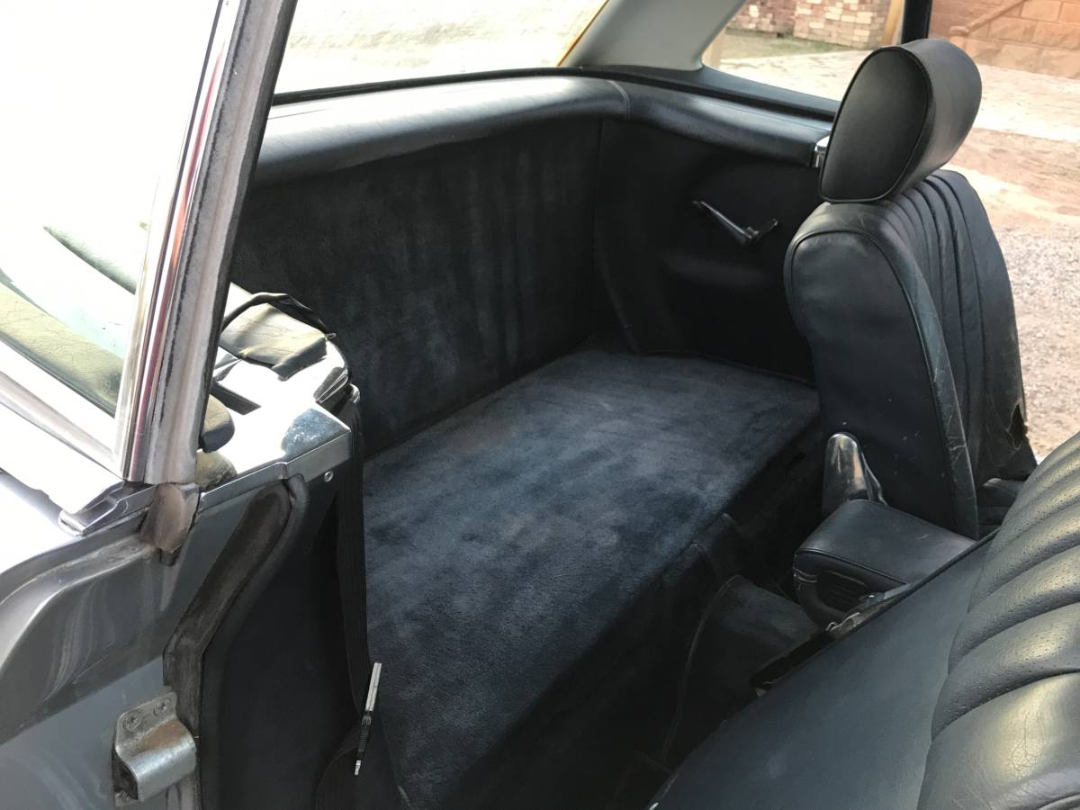 Mercedes-benz-s-class-1980-blue-10
