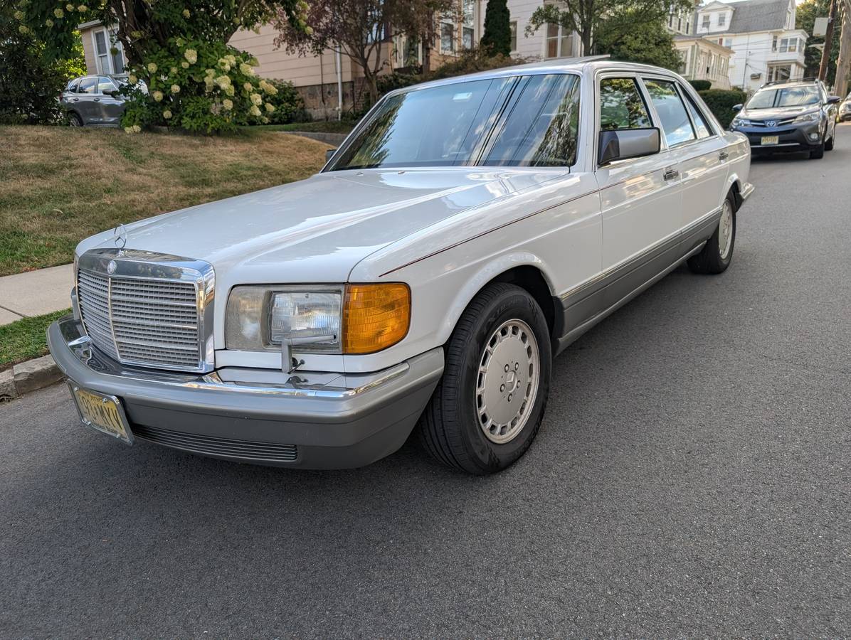 Mercedes-benz-s-class-1988-white-11