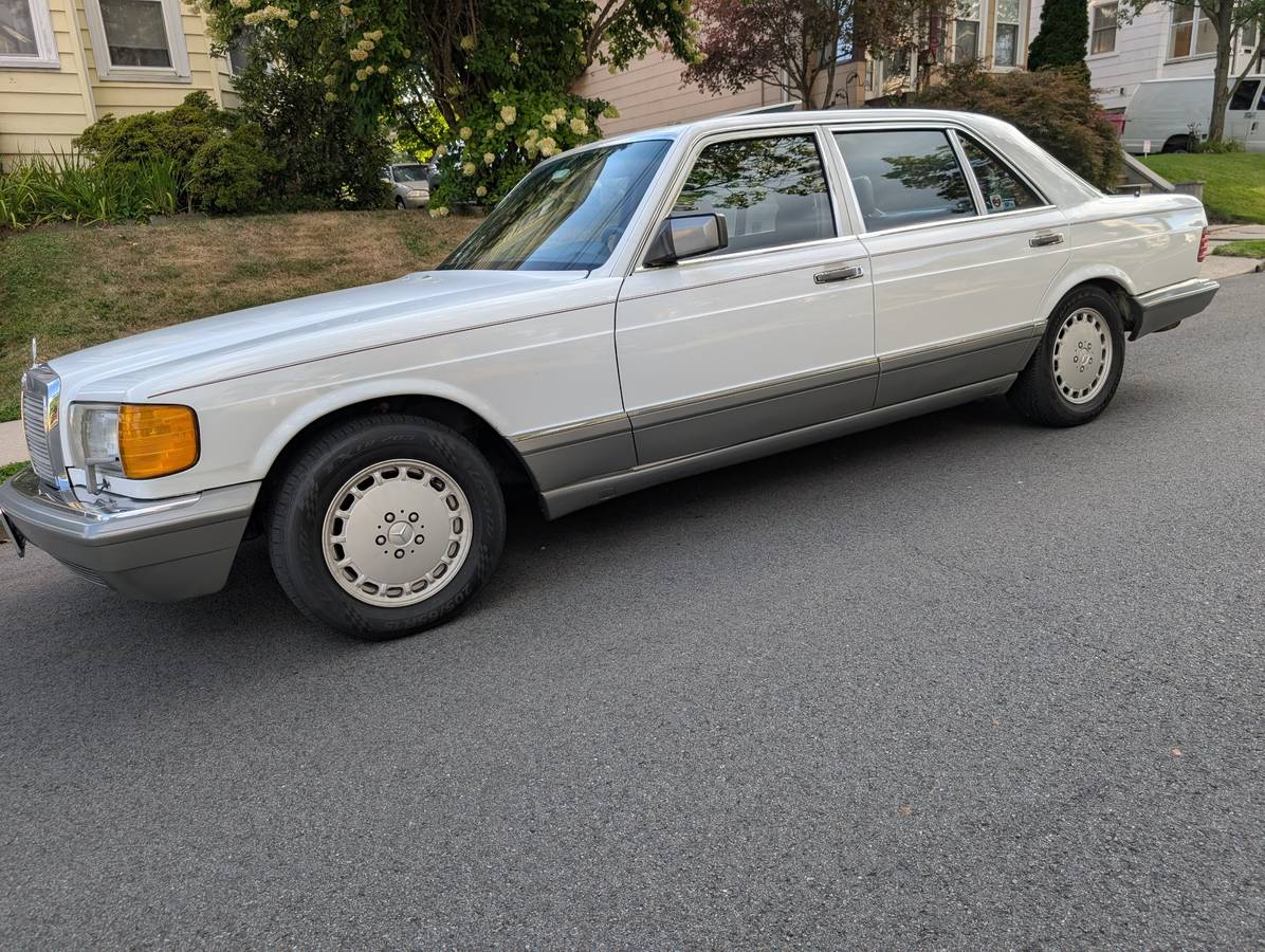 Mercedes-benz-s-class-1988-white-13