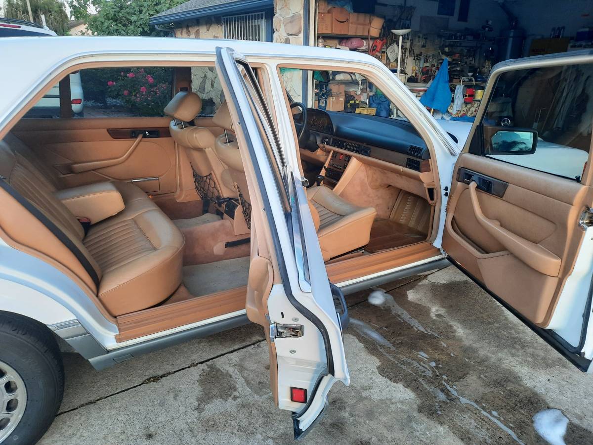 Mercedes-benz-s-class-1988-white-3