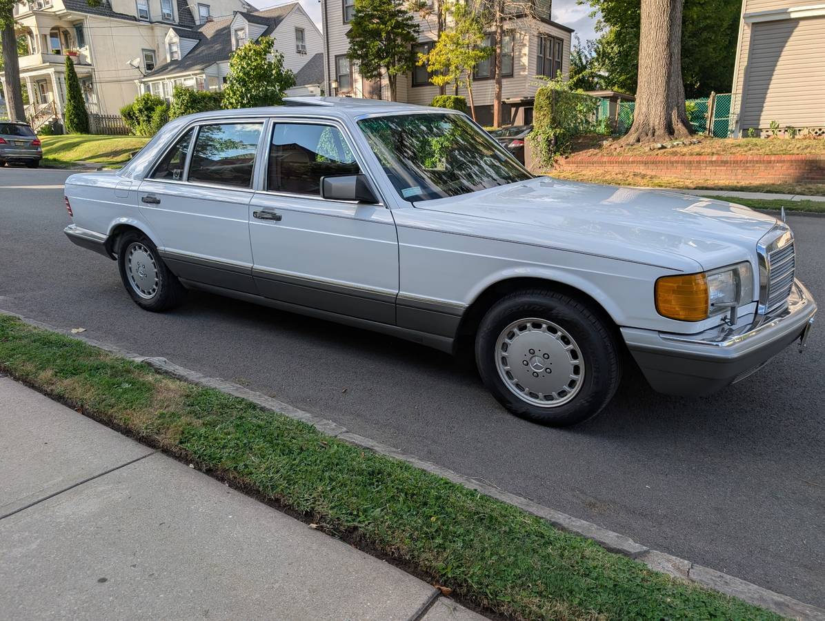 Mercedes-benz-s-class-1988-white-32