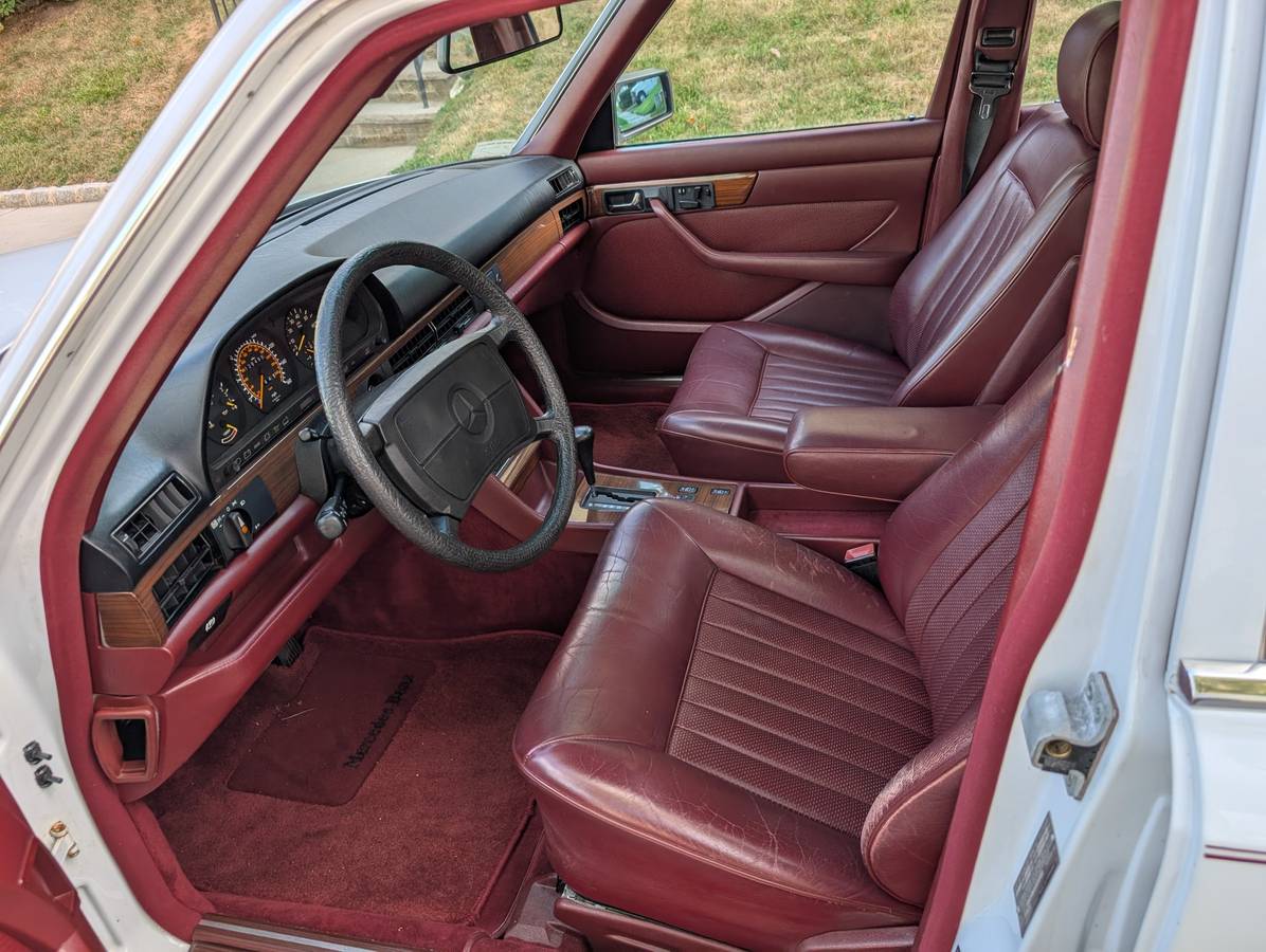 Mercedes-benz-s-class-1988-white-37