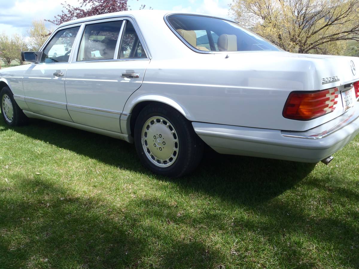 Mercedes-benz-s-class-1989-white-1