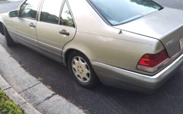 Mercedes-benz-s-class-1995-yellow