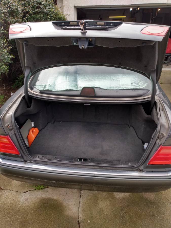 Mercedes-e320-1996-grey-2