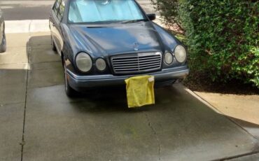 Mercedes-e320-1996-grey