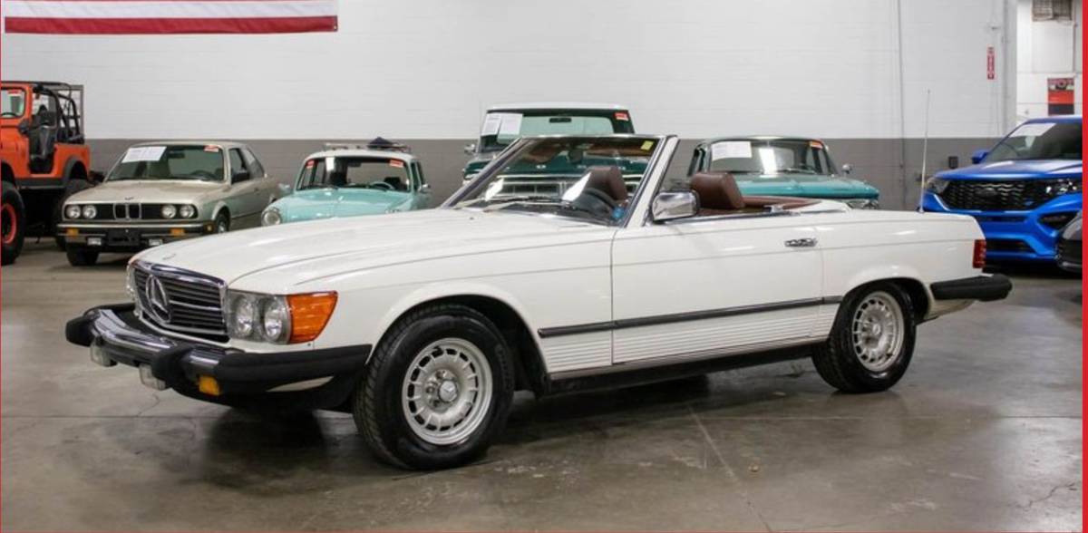 Mercedes-sl380-1983-white-27