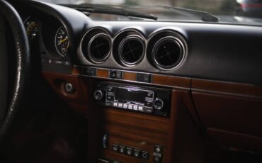 Mercedes-sl380-1983-white-31