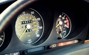 Mercedes-sl380-1983-white-5
