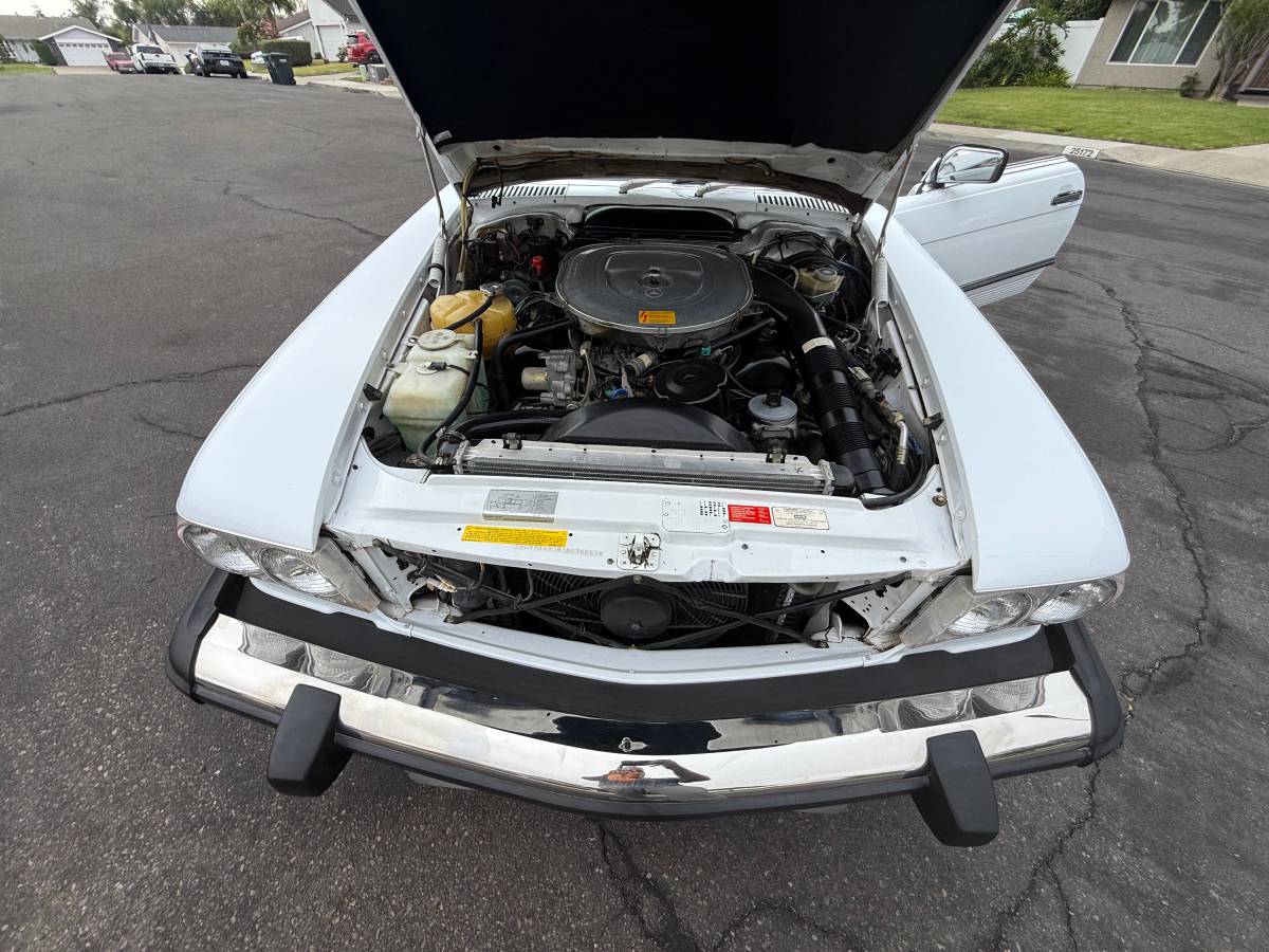 Mercedes-sl560-1988-white-12