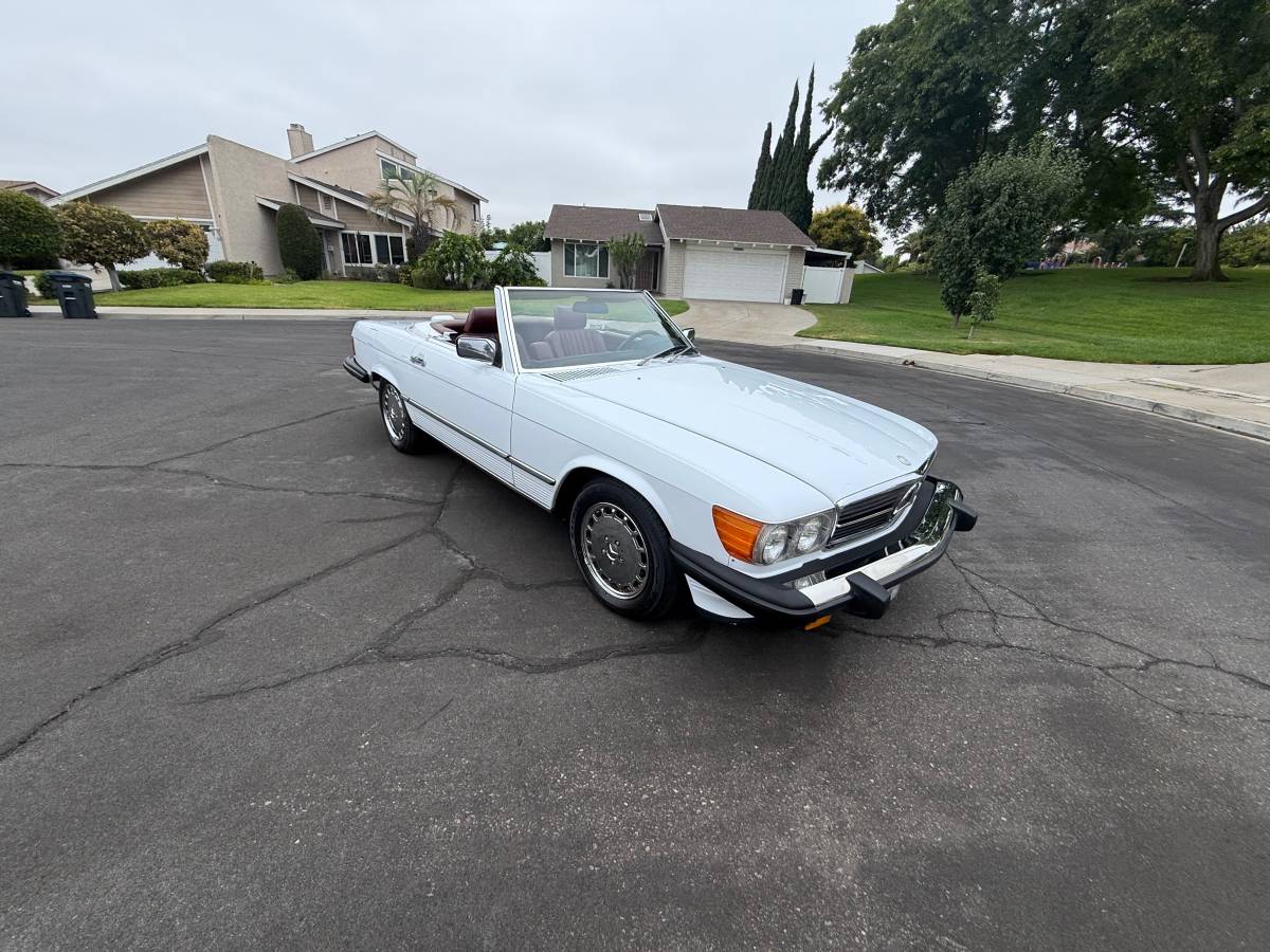 Mercedes-sl560-1988-white-15