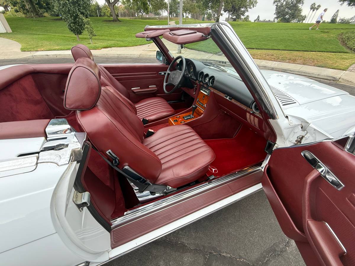 Mercedes-sl560-1988-white-22