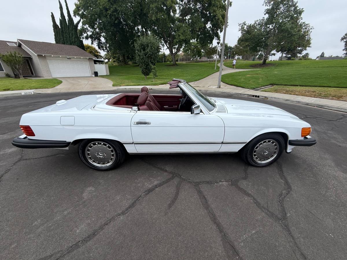 Mercedes-sl560-1988-white-3