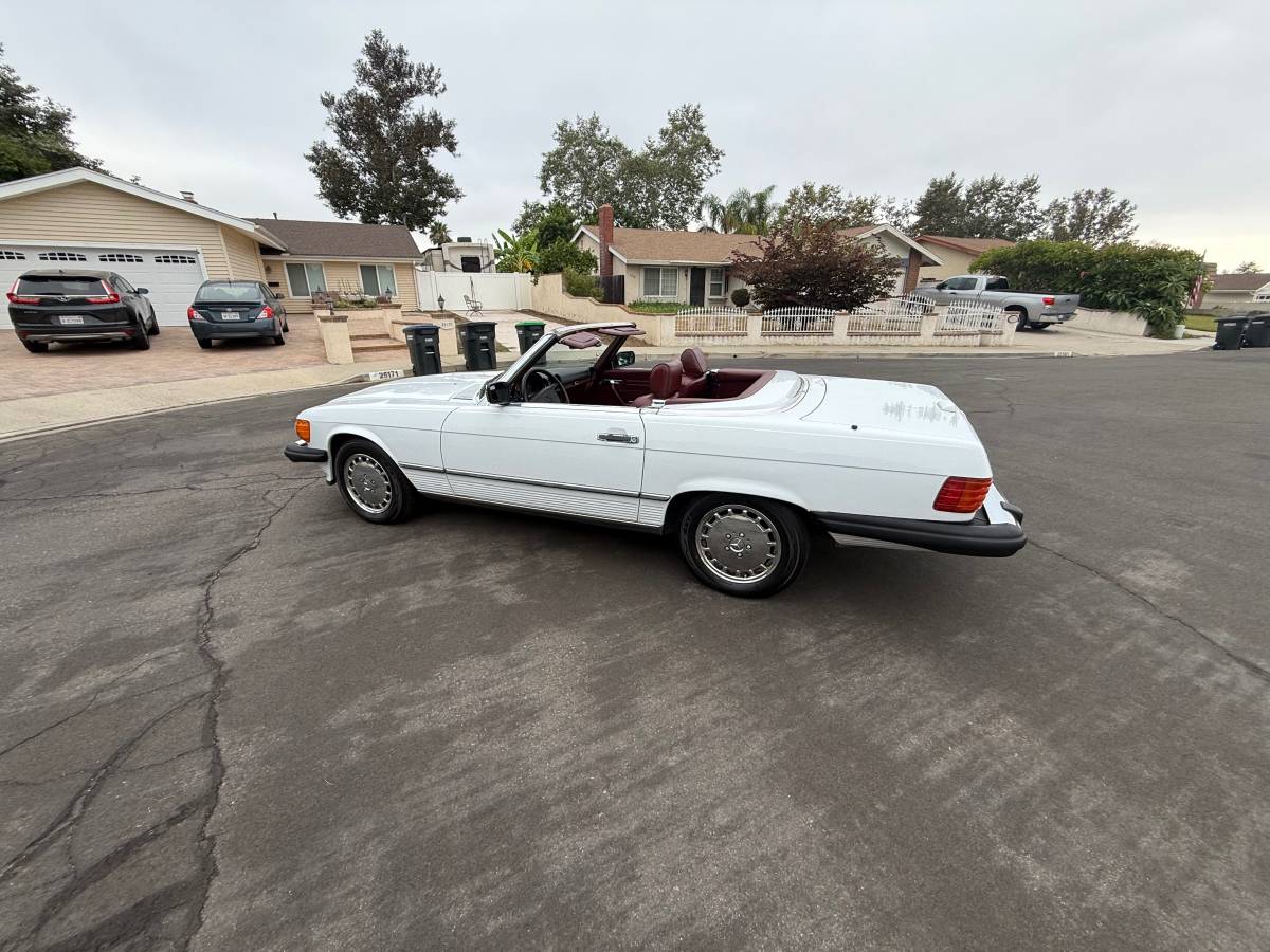 Mercedes-sl560-1988-white-5