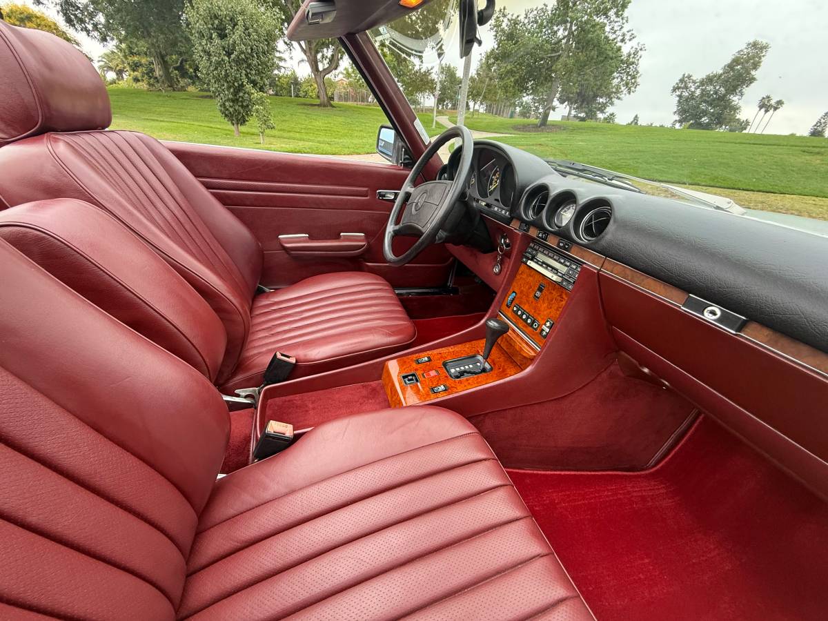 Mercedes-sl560-1988-white-9