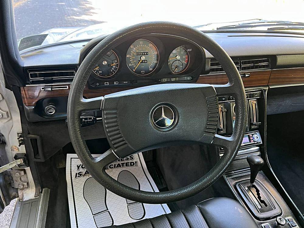 Mercedesbenz-400class-1975-silver-19