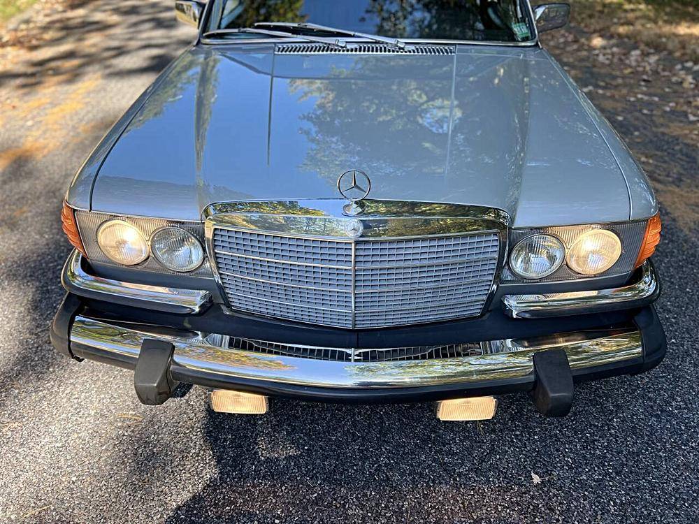 Mercedesbenz-400class-1975-silver-21
