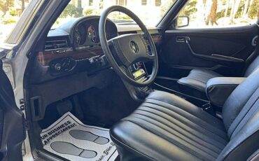 Mercedesbenz-400class-1975-silver-5