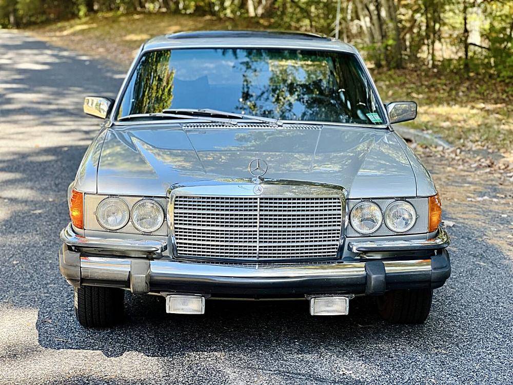 Mercedesbenz-400class-1975-silver-8
