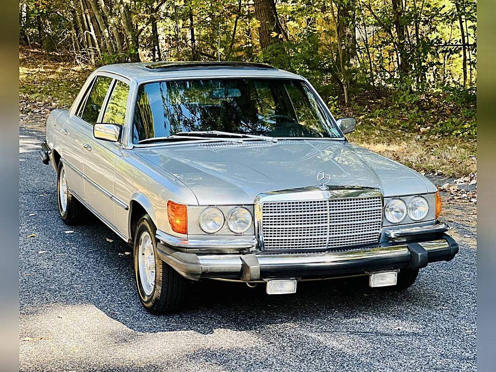 Mercedesbenz-400class-1975-silver