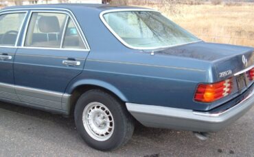 Mercesed-300sd-diesel-1983-blue
