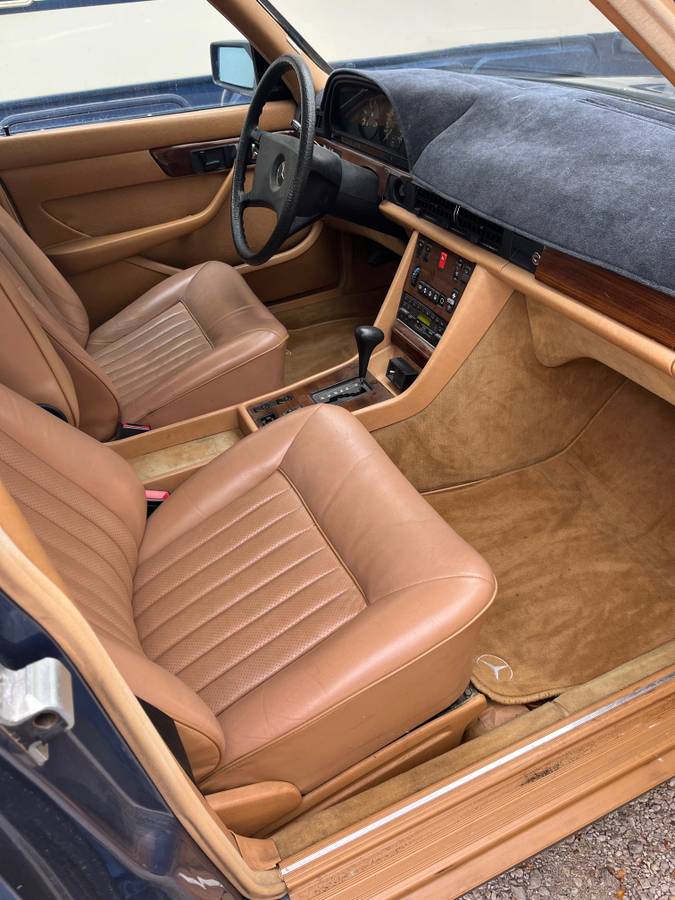 Mercesed-300sd-diesel-1983-blue-6