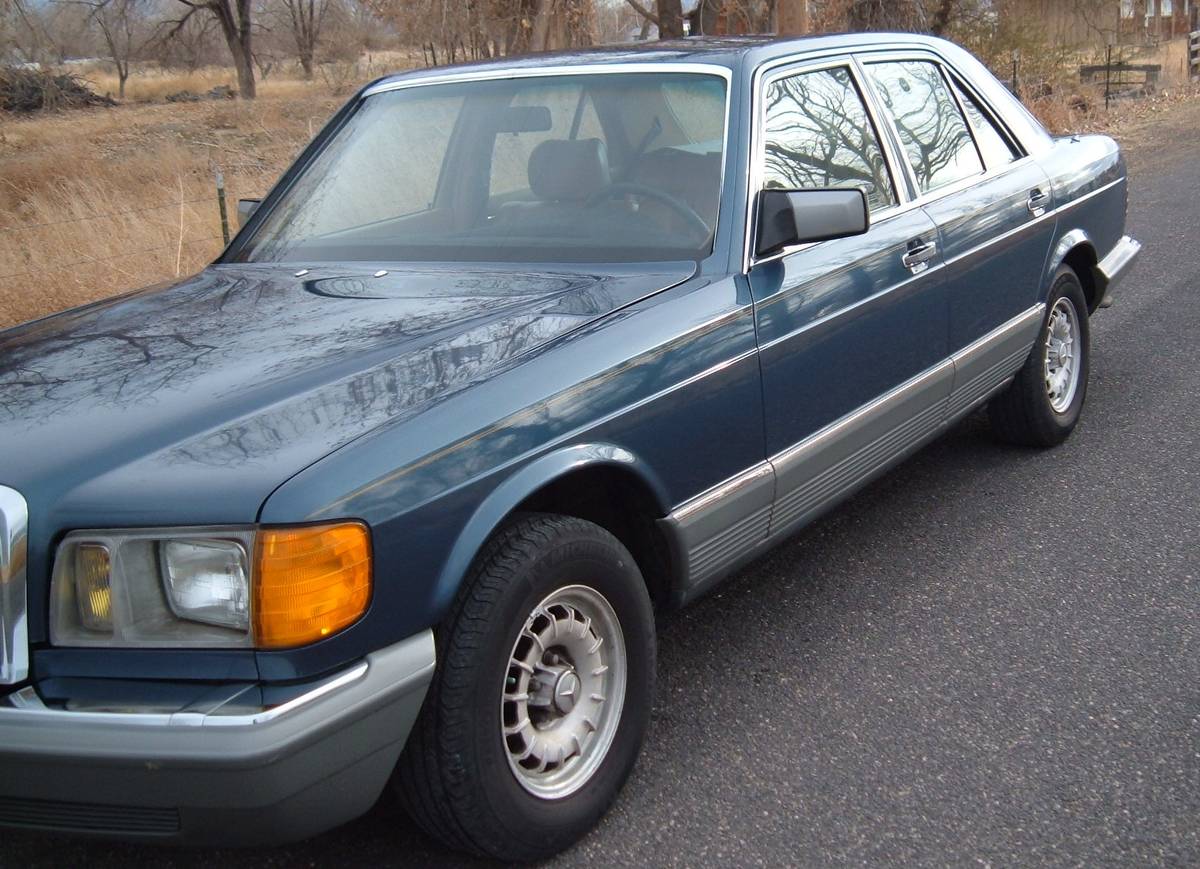 Mercesed-300sd-diesel-1983-blue-9