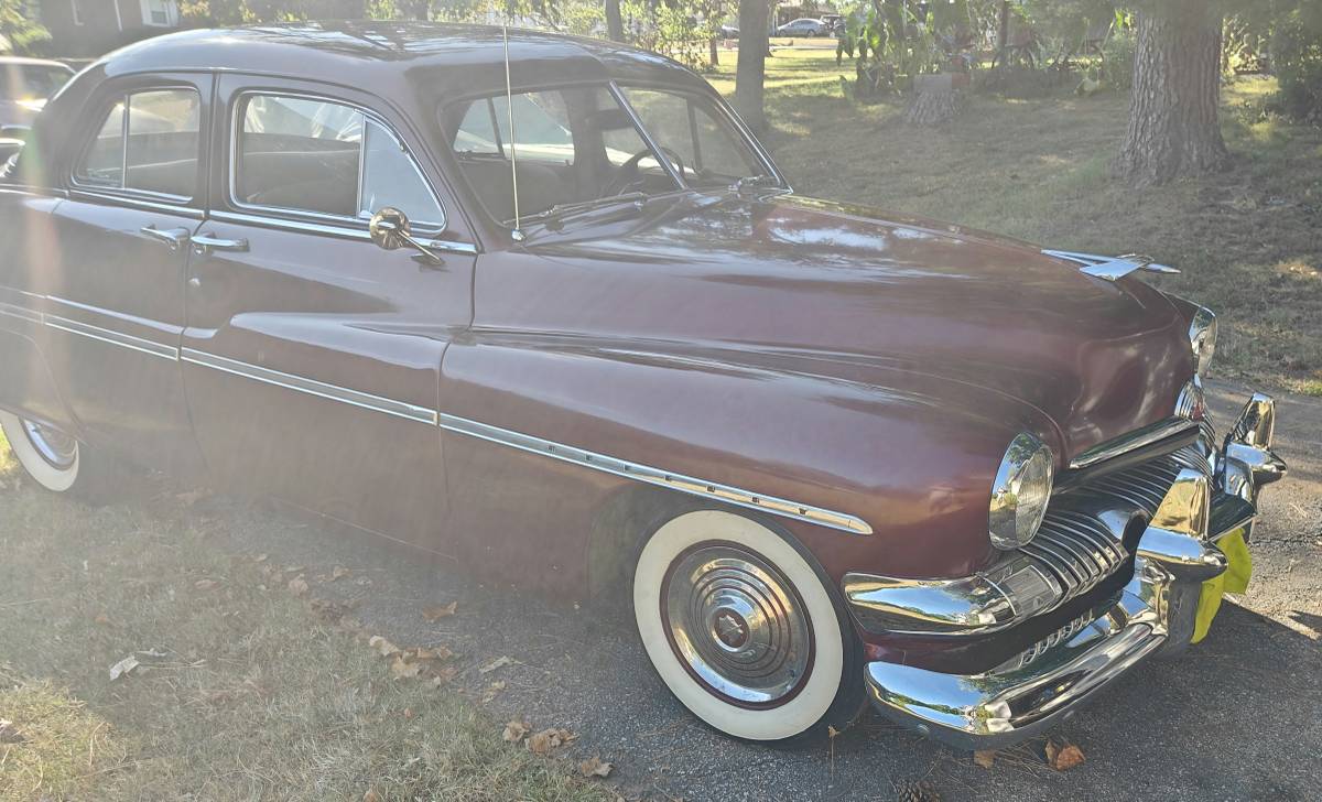 Mercury-1951-red-10