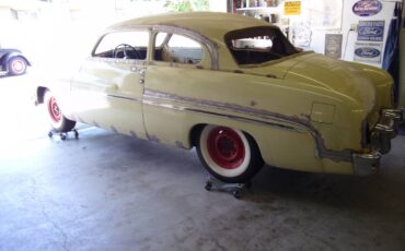 Mercury-1951-yellow-11