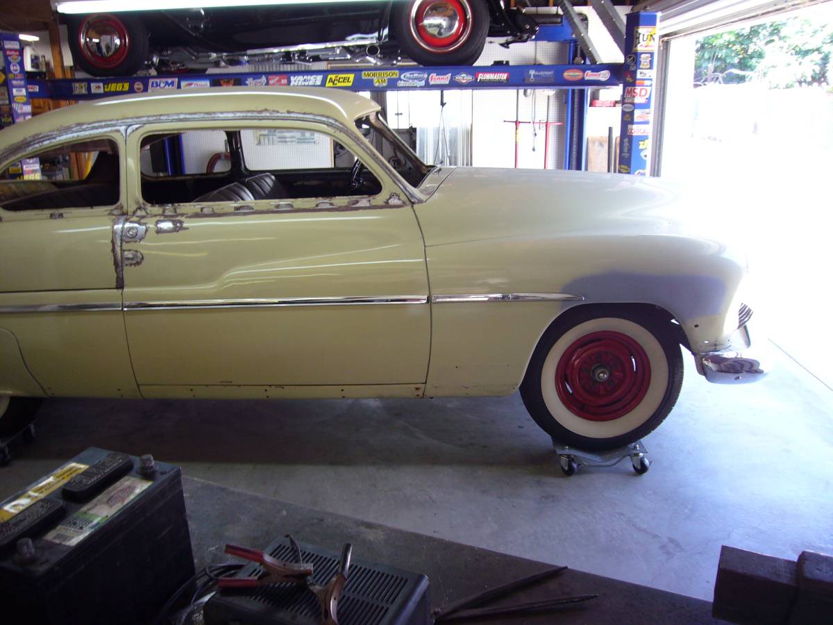 Mercury-1951-yellow-3