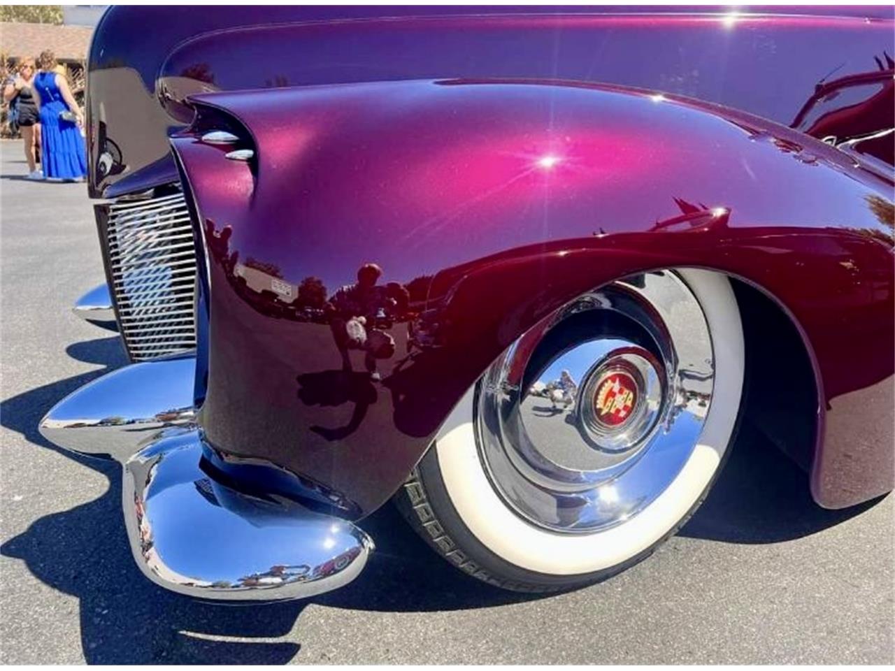 Mercury-2-dr-coupe-1940-Candy-Brandy-Wine-Off-White-amp-Burgundy-4
