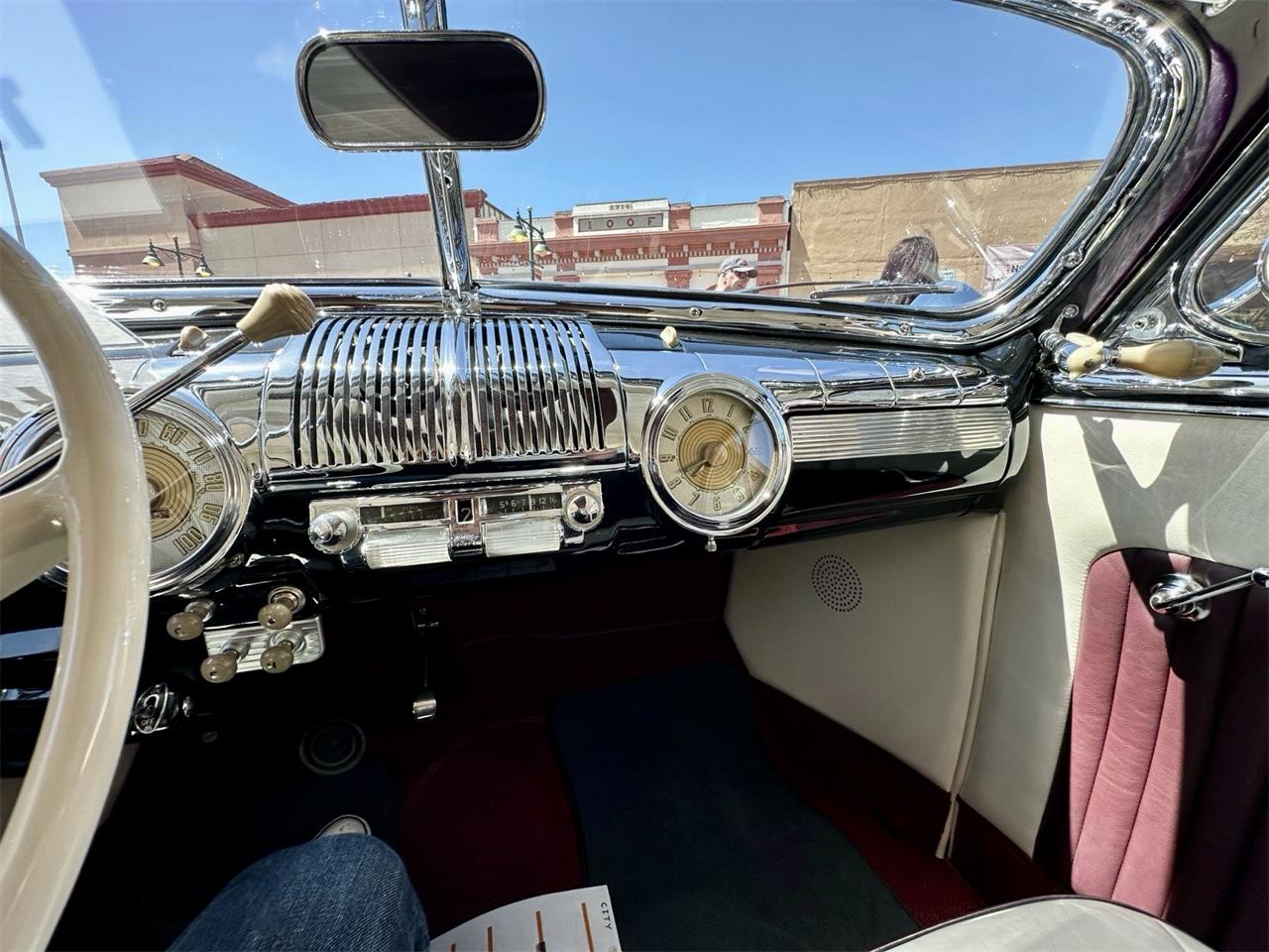 Mercury-2-dr-coupe-1940-Candy-Brandy-Wine-Off-White-amp-Burgundy-9