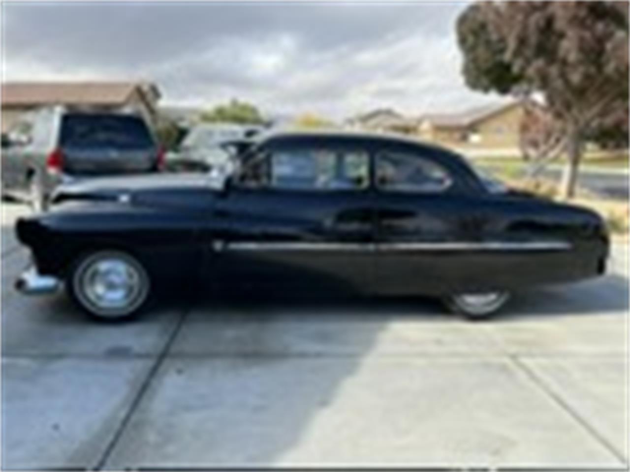 Mercury-2-dr-coupe-1951-black-gray