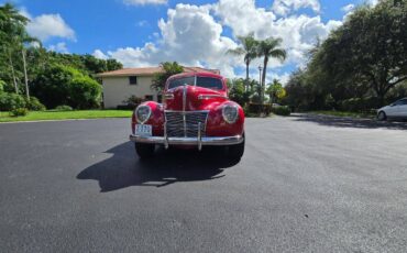 Mercury-4-door-town-sedan-1939-red-11