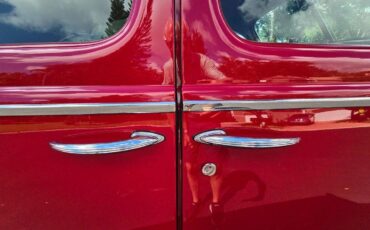 Mercury-4-door-town-sedan-1939-red-15