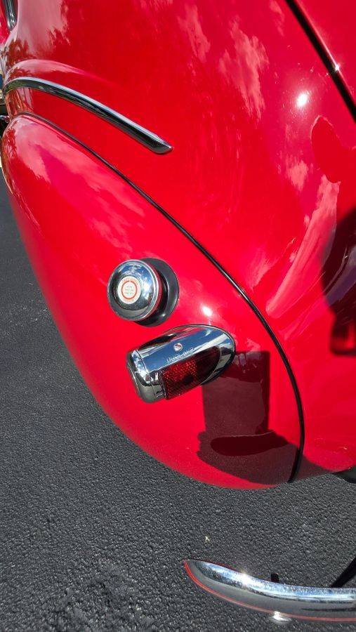 Mercury-4-door-town-sedan-1939-red-16