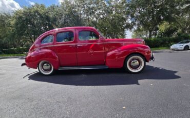 Mercury-4-door-town-sedan-1939-red-19