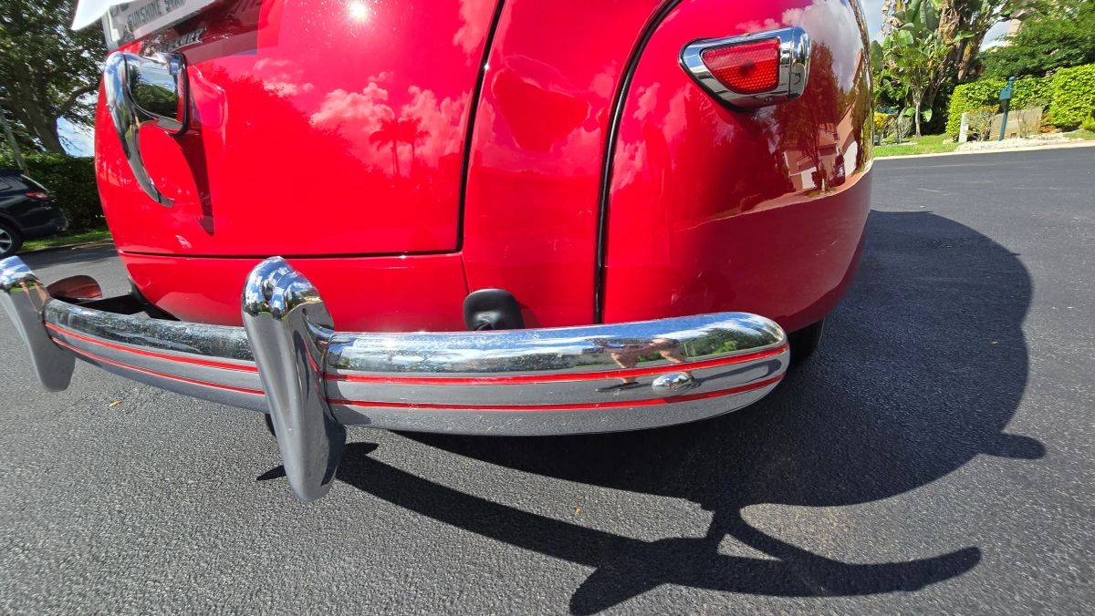 Mercury-4-door-town-sedan-1939-red-22