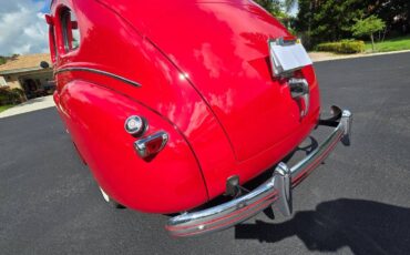 Mercury-4-door-town-sedan-1939-red-23