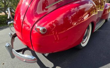 Mercury-4-door-town-sedan-1939-red-3