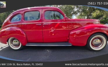 Mercury-4-door-town-sedan-1939-red
