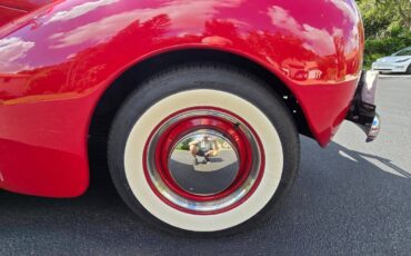 Mercury-4-door-town-sedan-1939-red-5