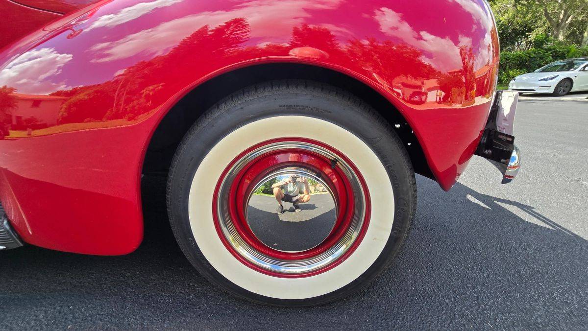 Mercury-4-door-town-sedan-1939-red-5