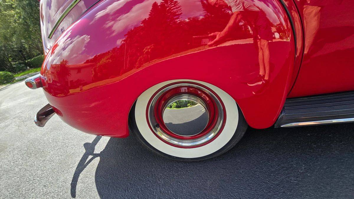 Mercury-4-door-town-sedan-1939-red-6