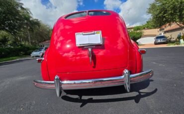 Mercury-4-door-town-sedan-1939-red-7