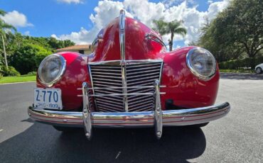 Mercury-4-door-town-sedan-1939-red-8