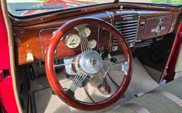 Mercury-4-door-town-sedan-1939-red-9